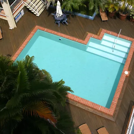Inn Cairns-2